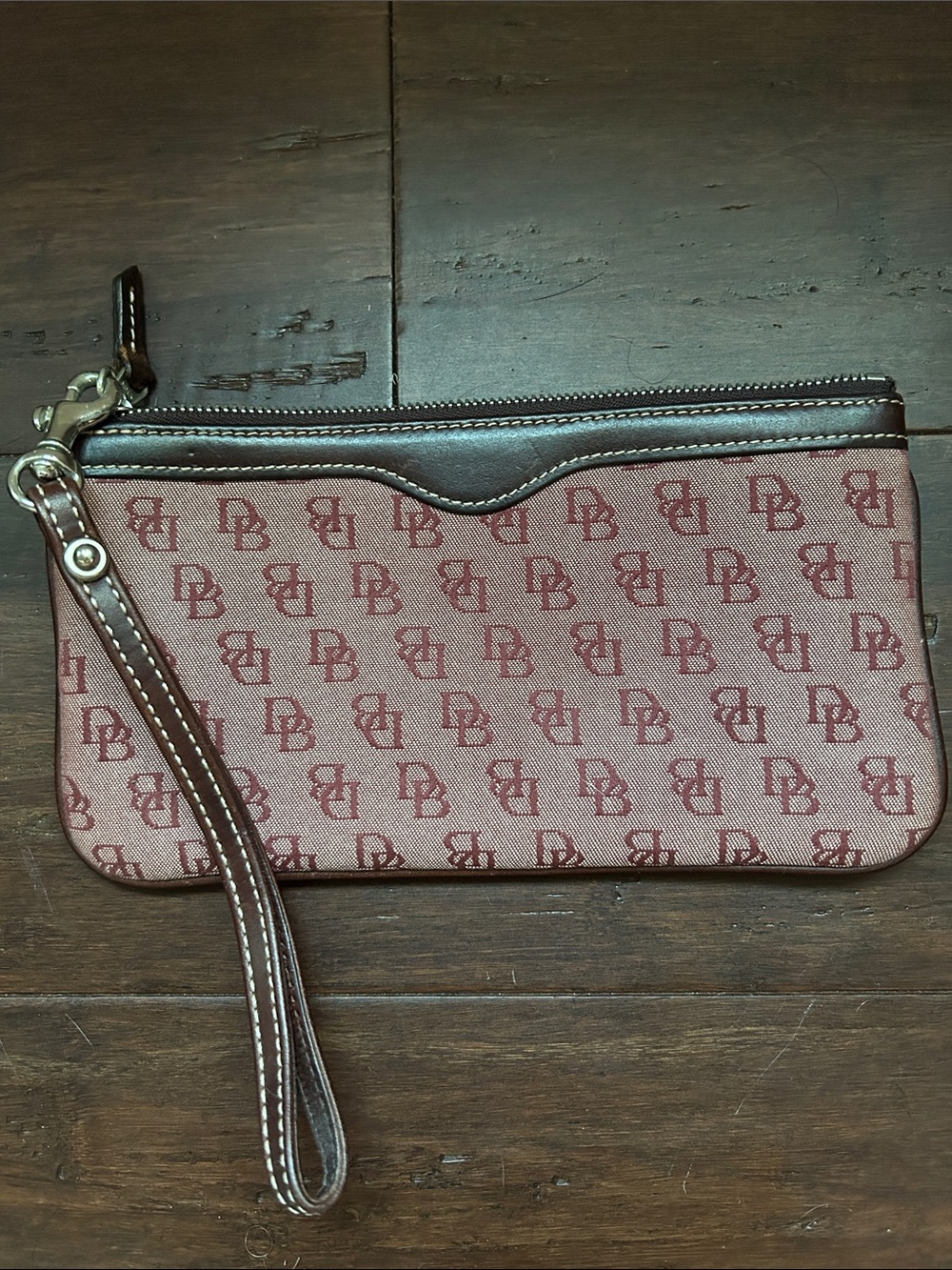 Y2K Dooney & Bourke DB Monogram Signature Wristlet Wallet Clutch Rust Canvas